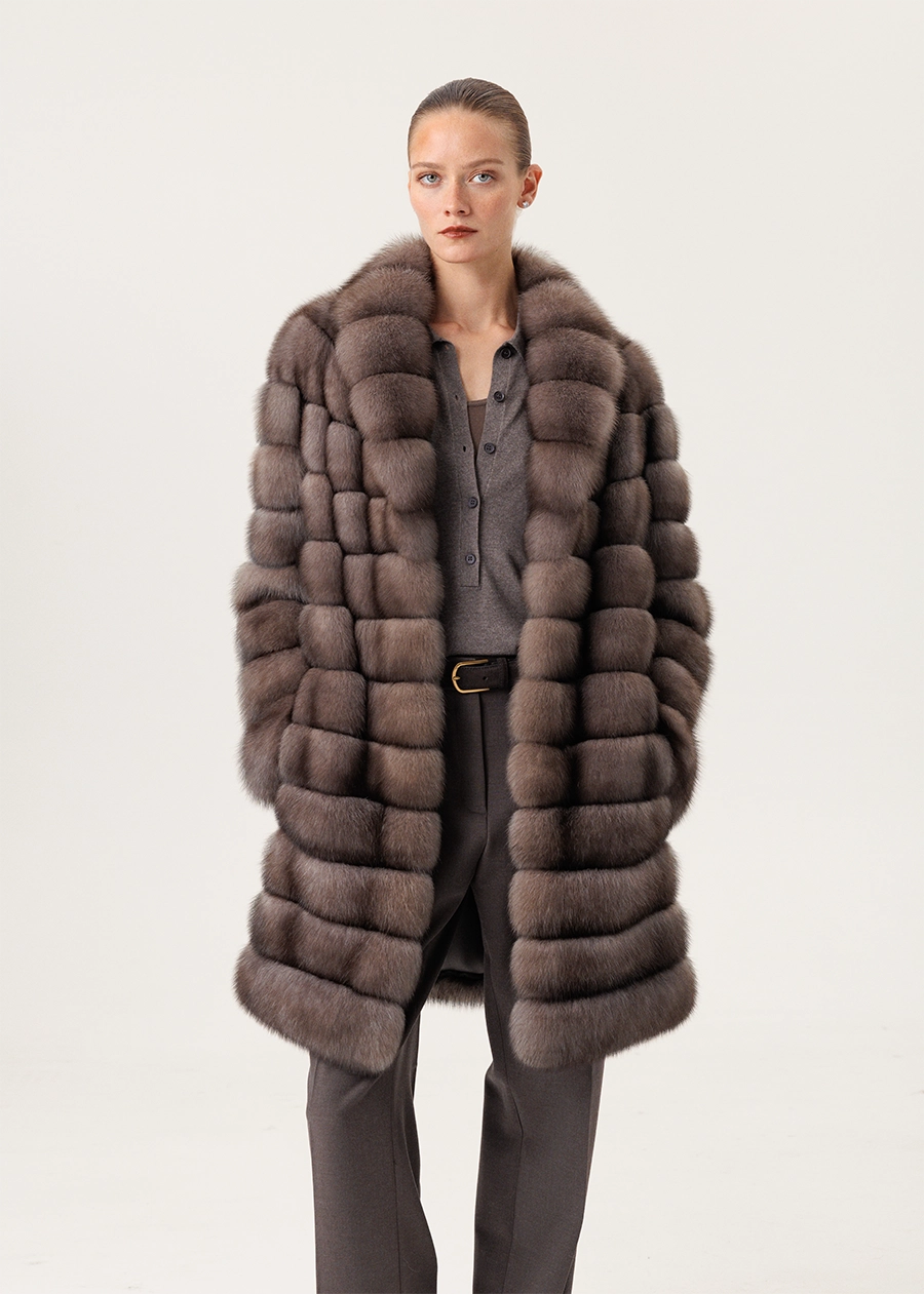 Шуба из меха баргузинского соболя с шалевым воротником