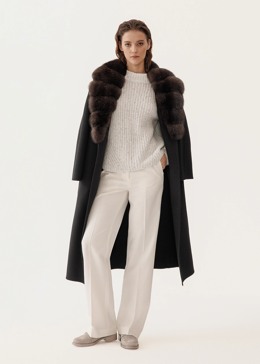 Пальто из кашемира с английским воротником из баргузинского соболя