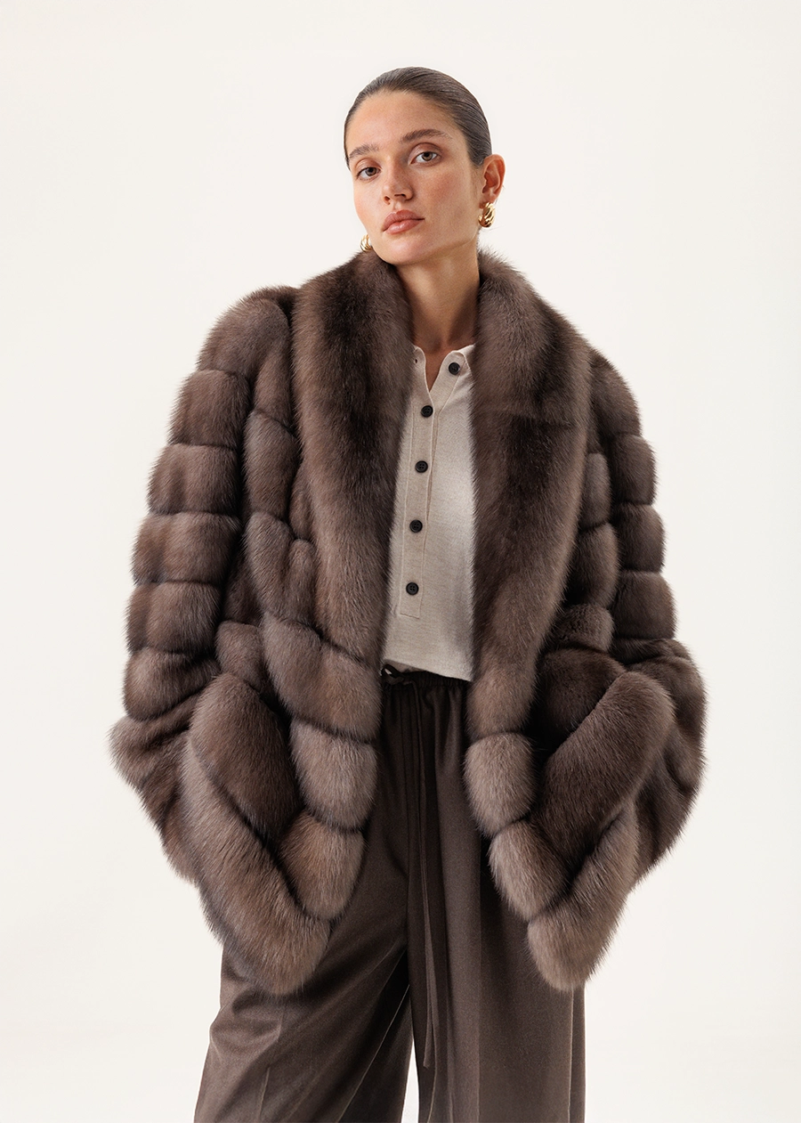 Полупальто из меха соболя с цельным шалевым воротником и цельными манжетами