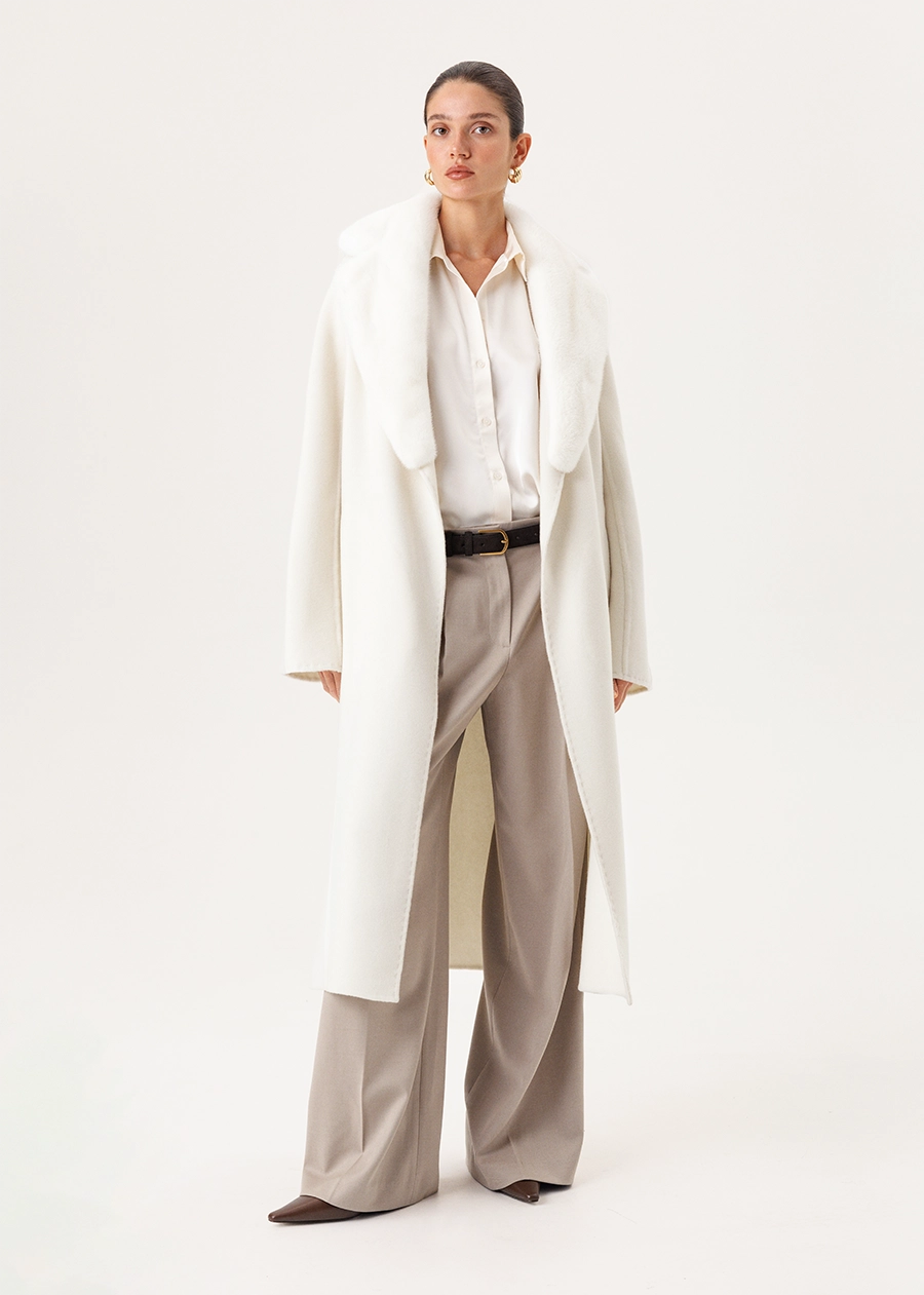 Молочное кашемировое пальто с шалевым воротником из меха норки