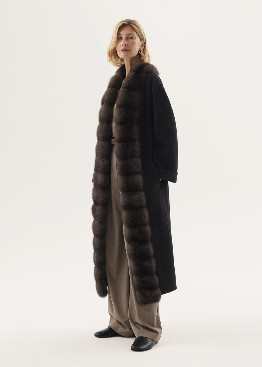 Пальто из кашемира c опушкой из натурального меха соболя итальянской выделки