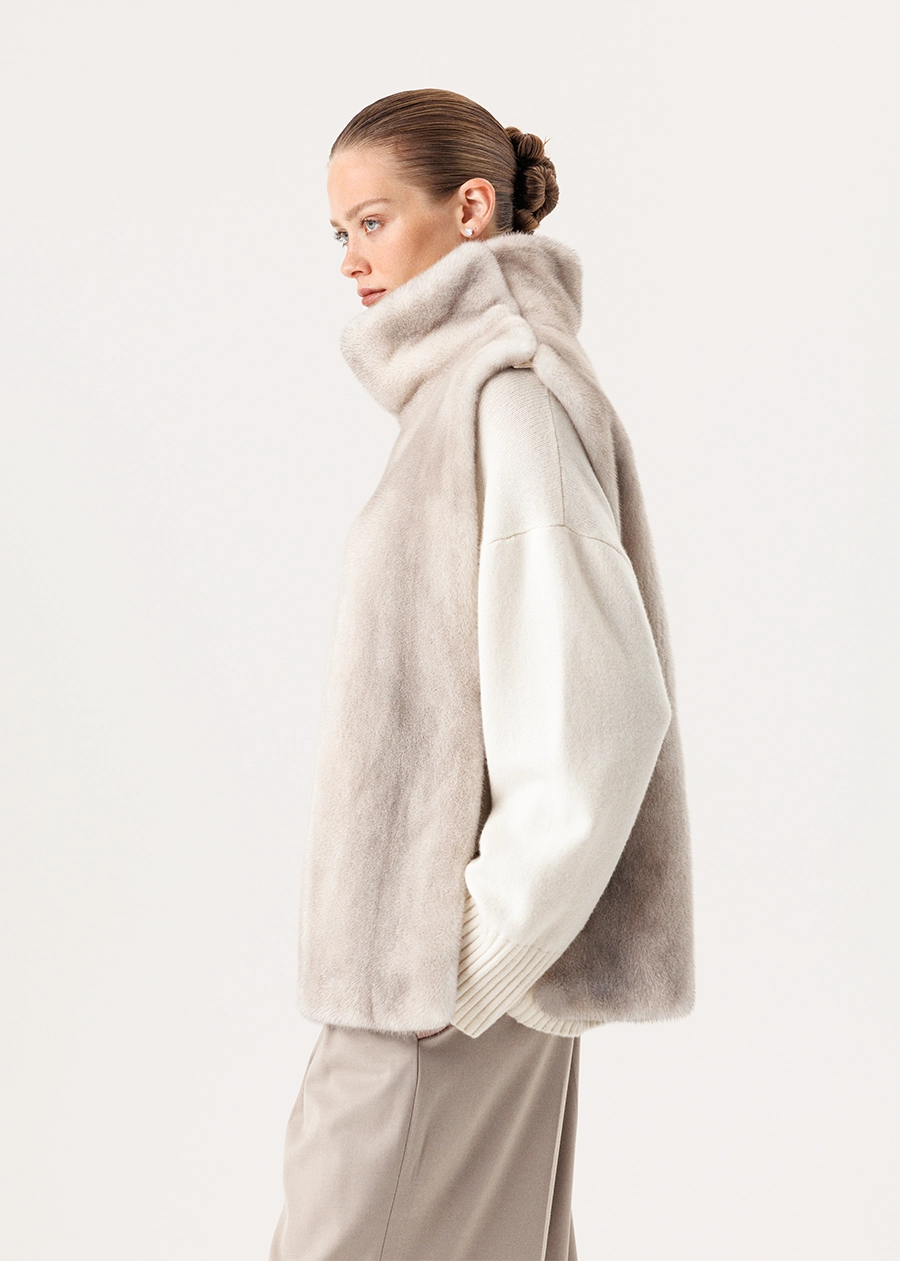 Манишка из меха норки в оттенке "Лёд" 