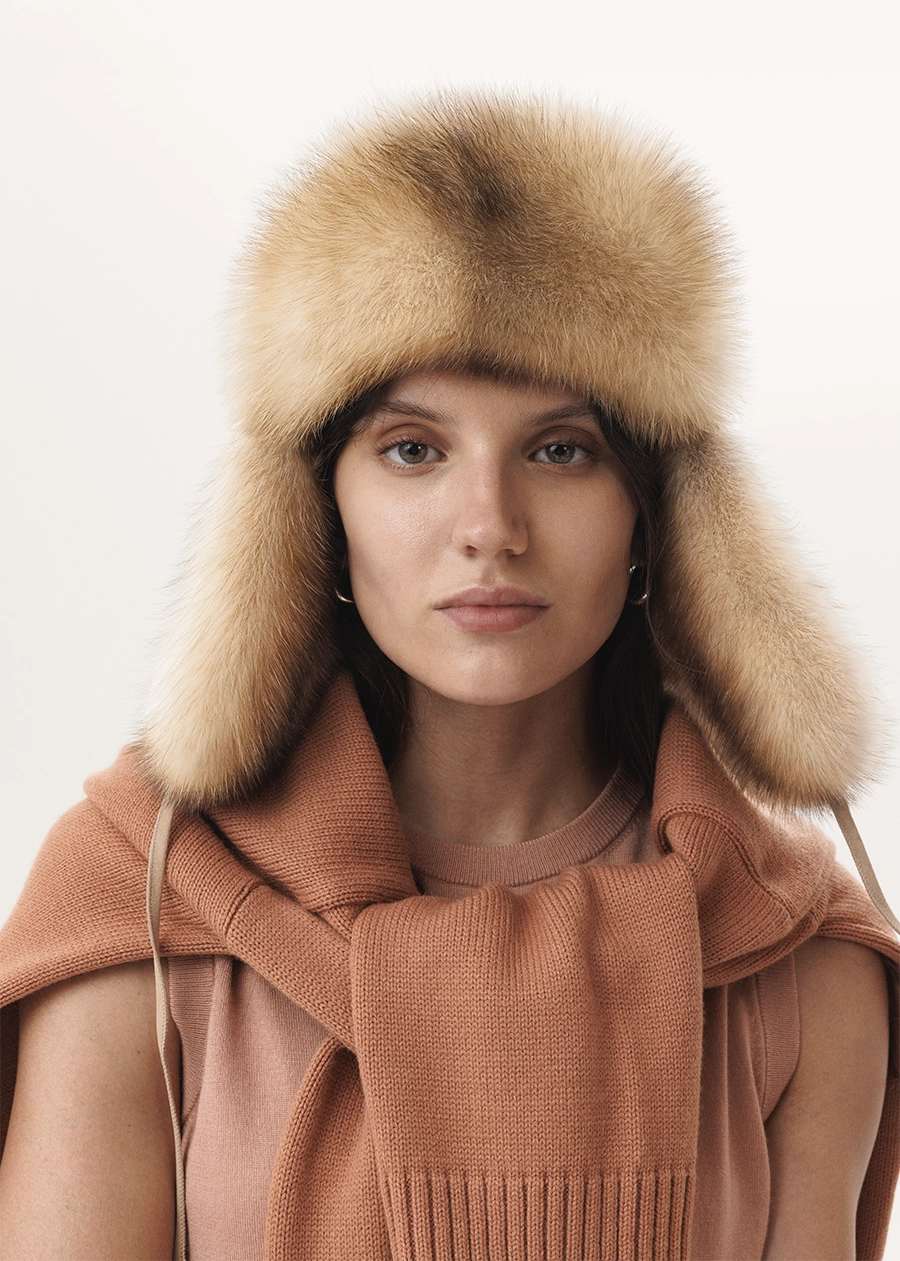 Кашемировая шапка-ушанка с мехом куницы