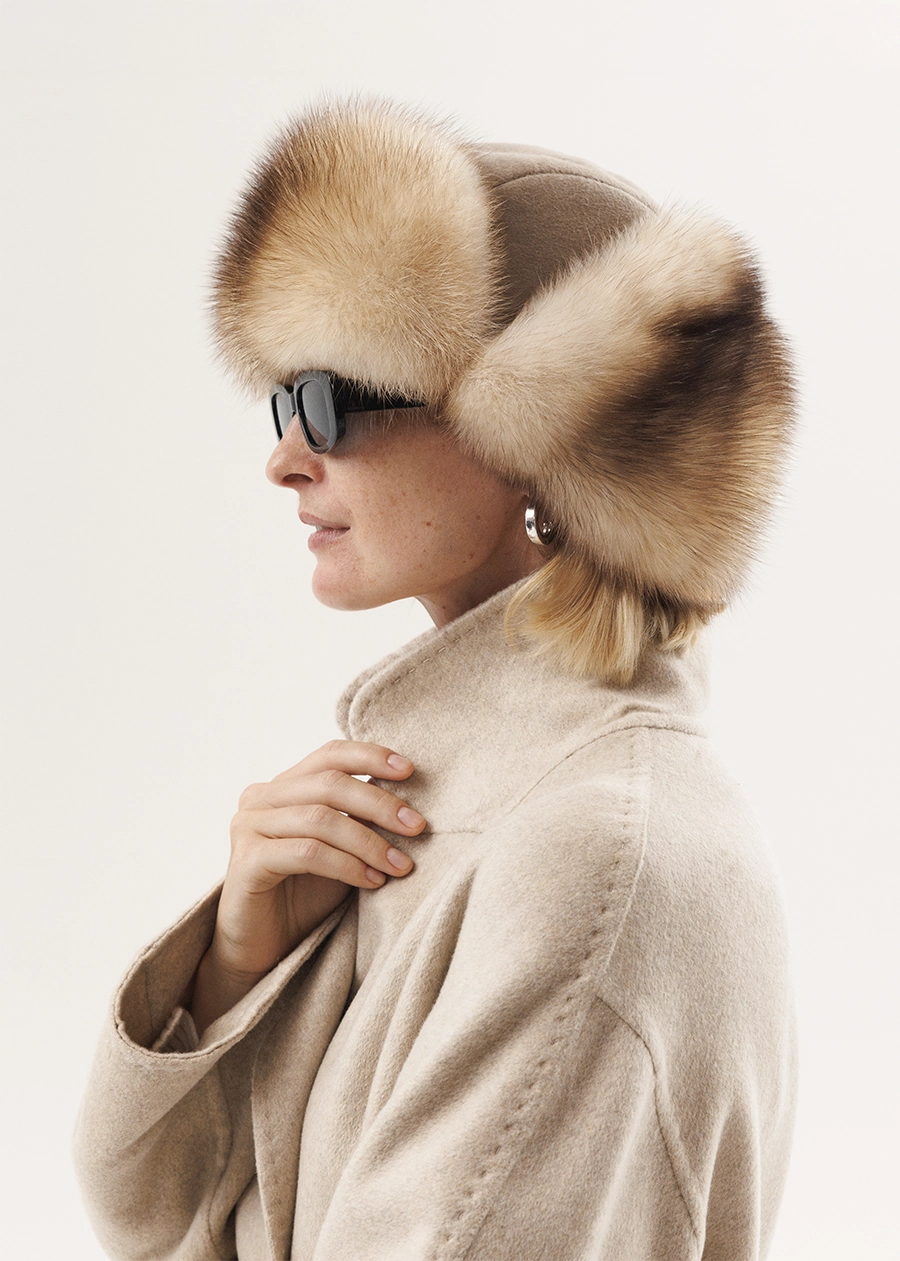 Шапка-ушанка из меха светлого соболя