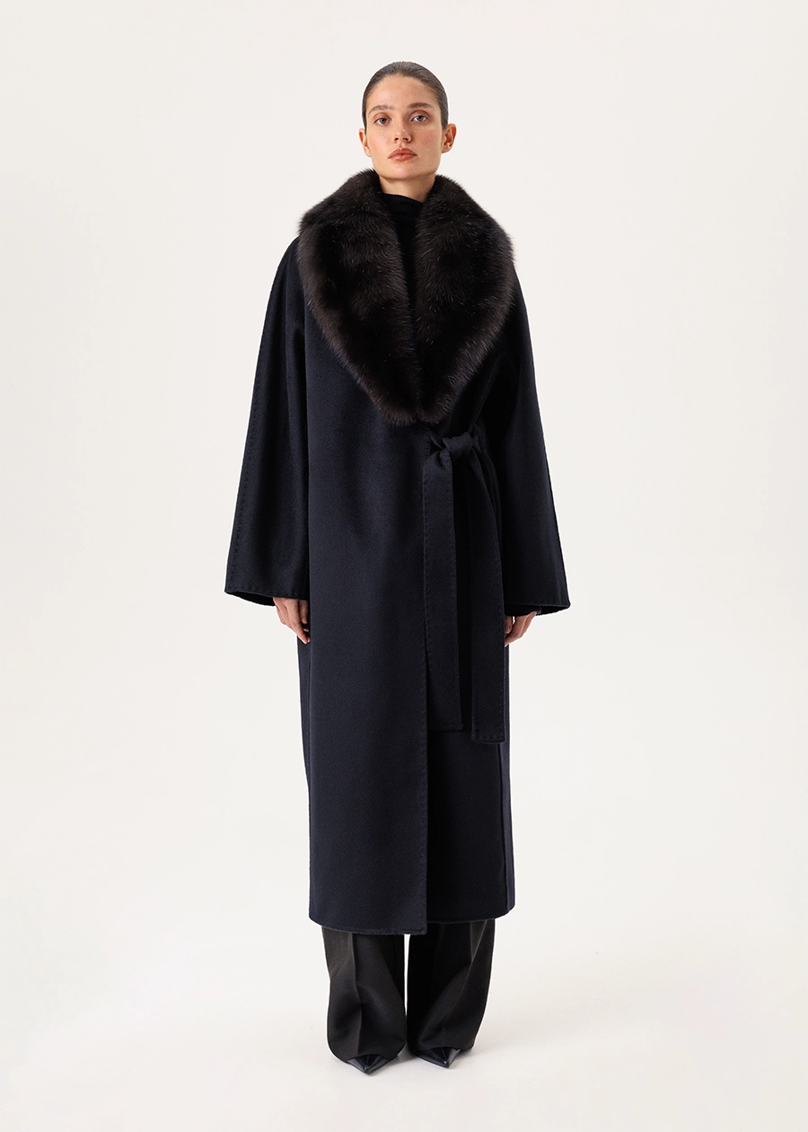Пальто из кашемира с вшитым поясом и цельным шалевым воротником из меха соболя