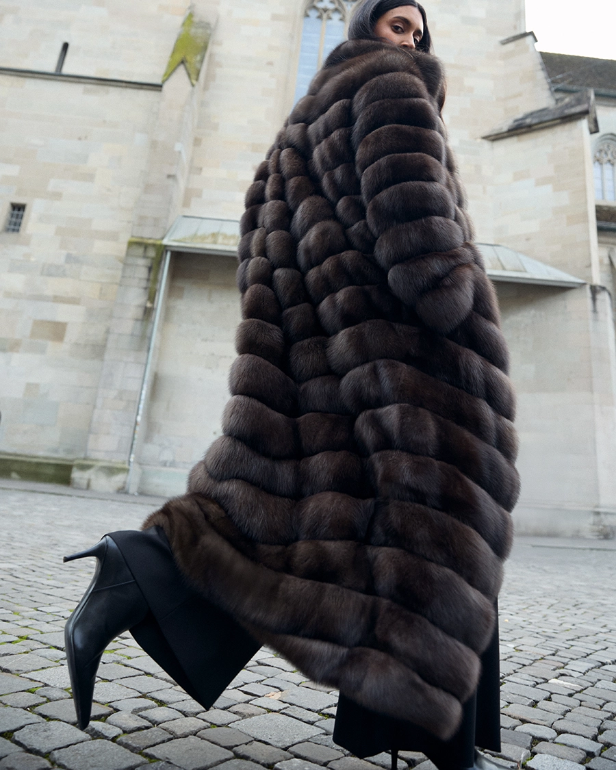 длинная шуба из соболя furnari .webp длинная шуба из соболя furnari .webp